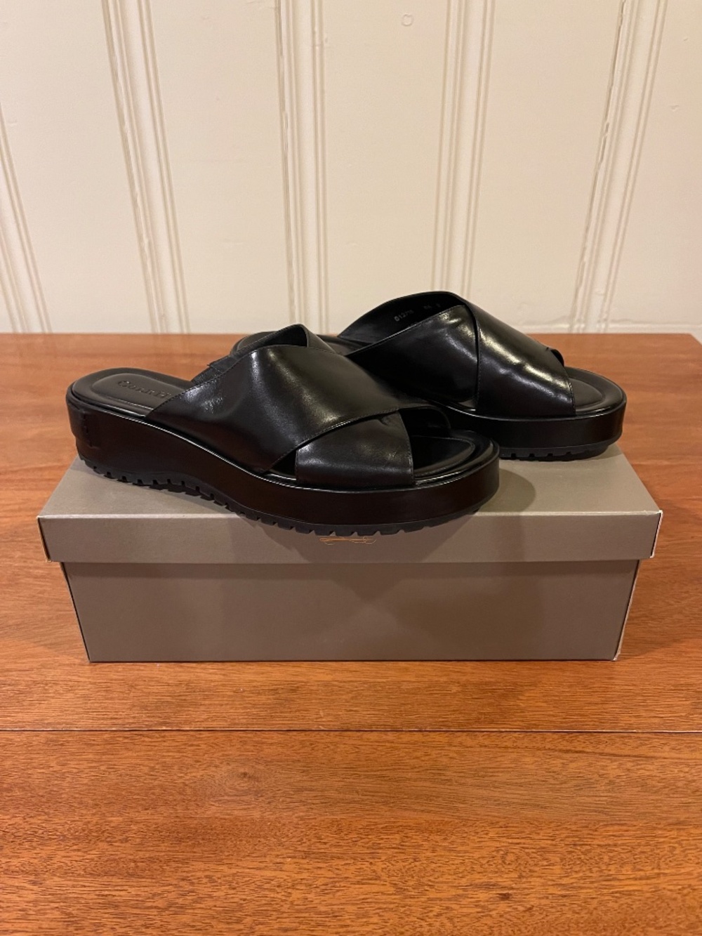 NEW Vintage Cole Haan Black Leather Criss-Cross Platform Sandals Women's 6.5 - Picture 3 of 15